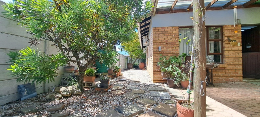 3 Bedroom Property for Sale in Heiderand Western Cape